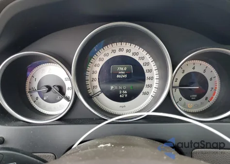 2014 Mercedes-Benz C 250 z USA, uszkodzony, nr VIN WDDGJ4HB5EG301666